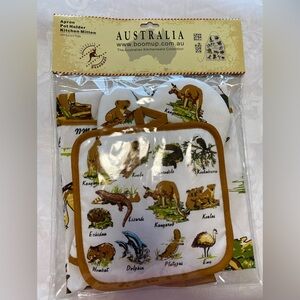 Souvenir Kitchen Set - 3 piece set -Apron pot holder kitchen mitt